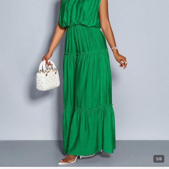 Women’s Green Sleeveless Jumpsuit with Wide legs and elastic waist - Picture 2 of 10